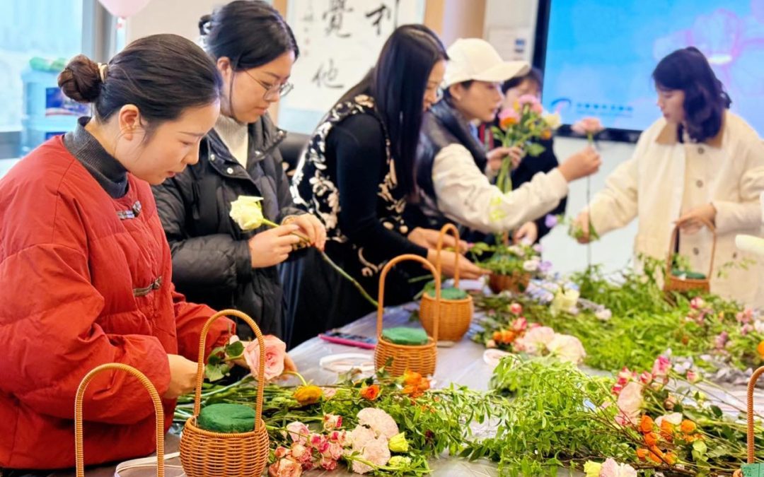 Topton Group Celebrates Women’s Day with Flower Arrangement Event